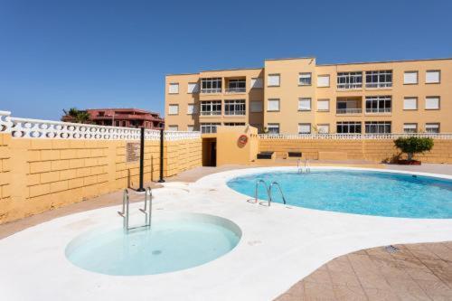 Fantastico Piso Con Piscina Y Balcon En El Medano Apartment Luaran gambar